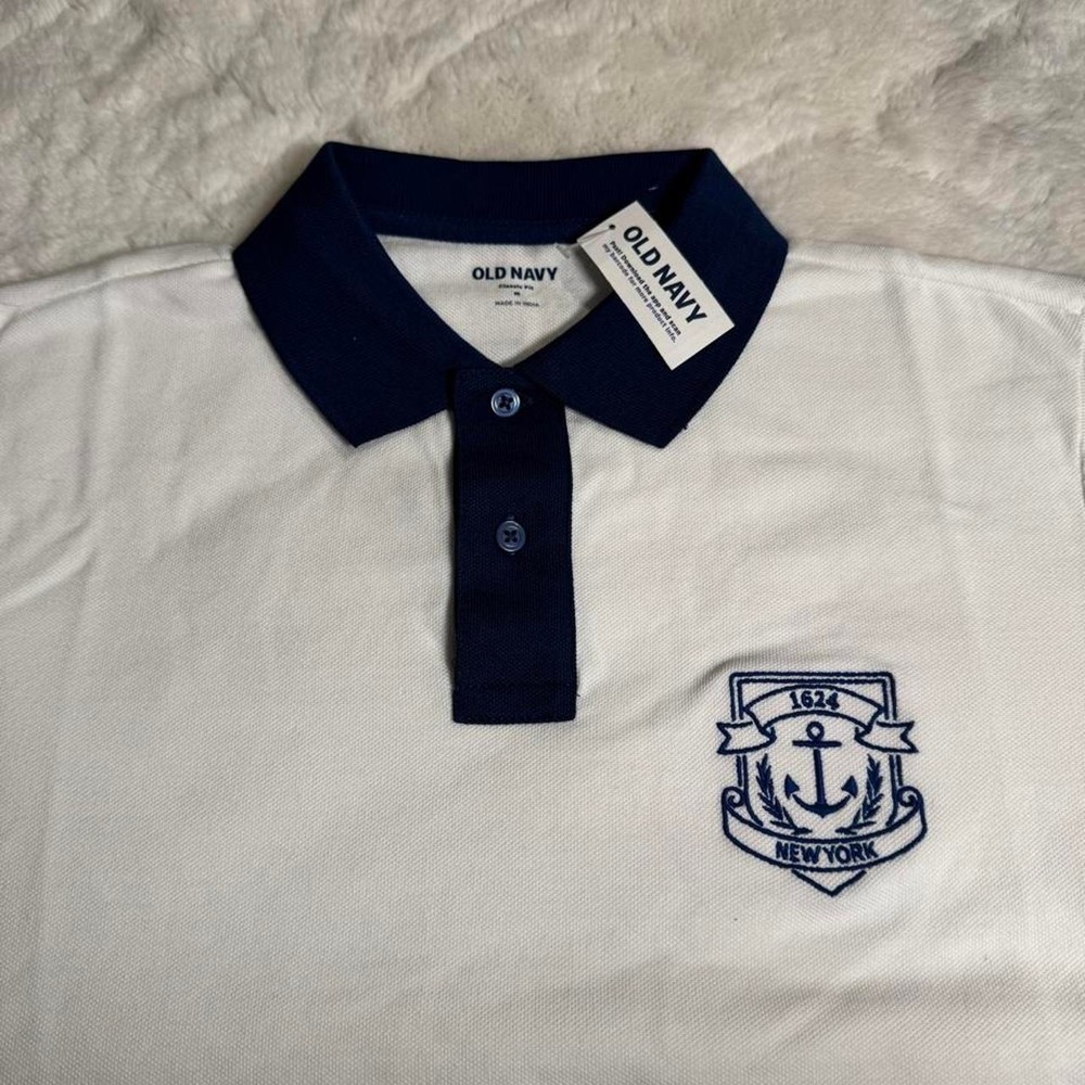 Old Navy Mens Classic Fit White Polo Shirt Navy Blue Collar Anchor Crest NWT M